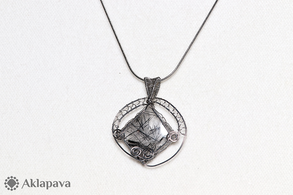 PM461_křišťal_s_turmalínem